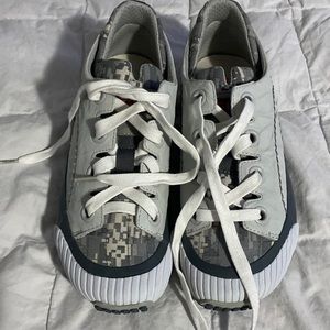 very rare sneakers to get in size 9